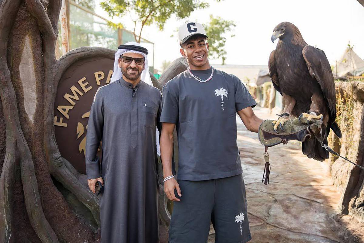 Las exóticas vacaciones de una estrella del Barcelona para despedir el 2024: osos, tigres y hasta serpientes