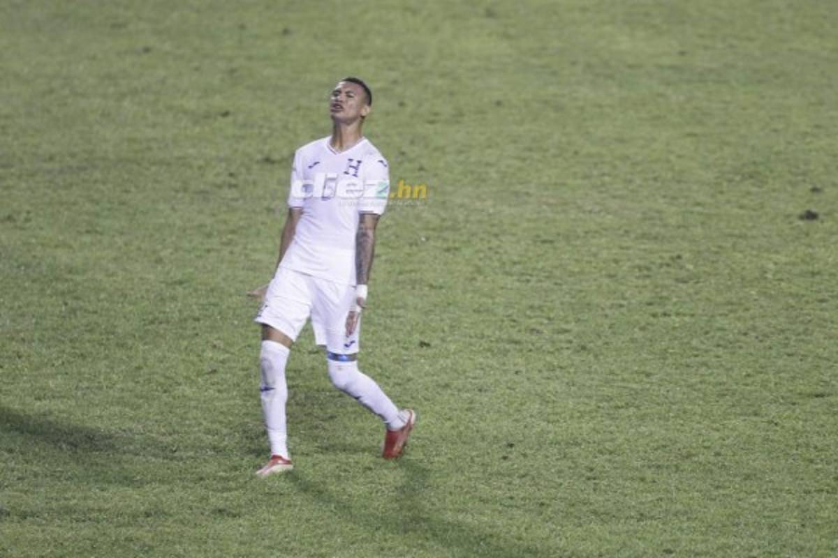 Las impactantes y desgarradoras fotos de los futbolistas de Honduras en el Olímpico y el júbilo de los panameños