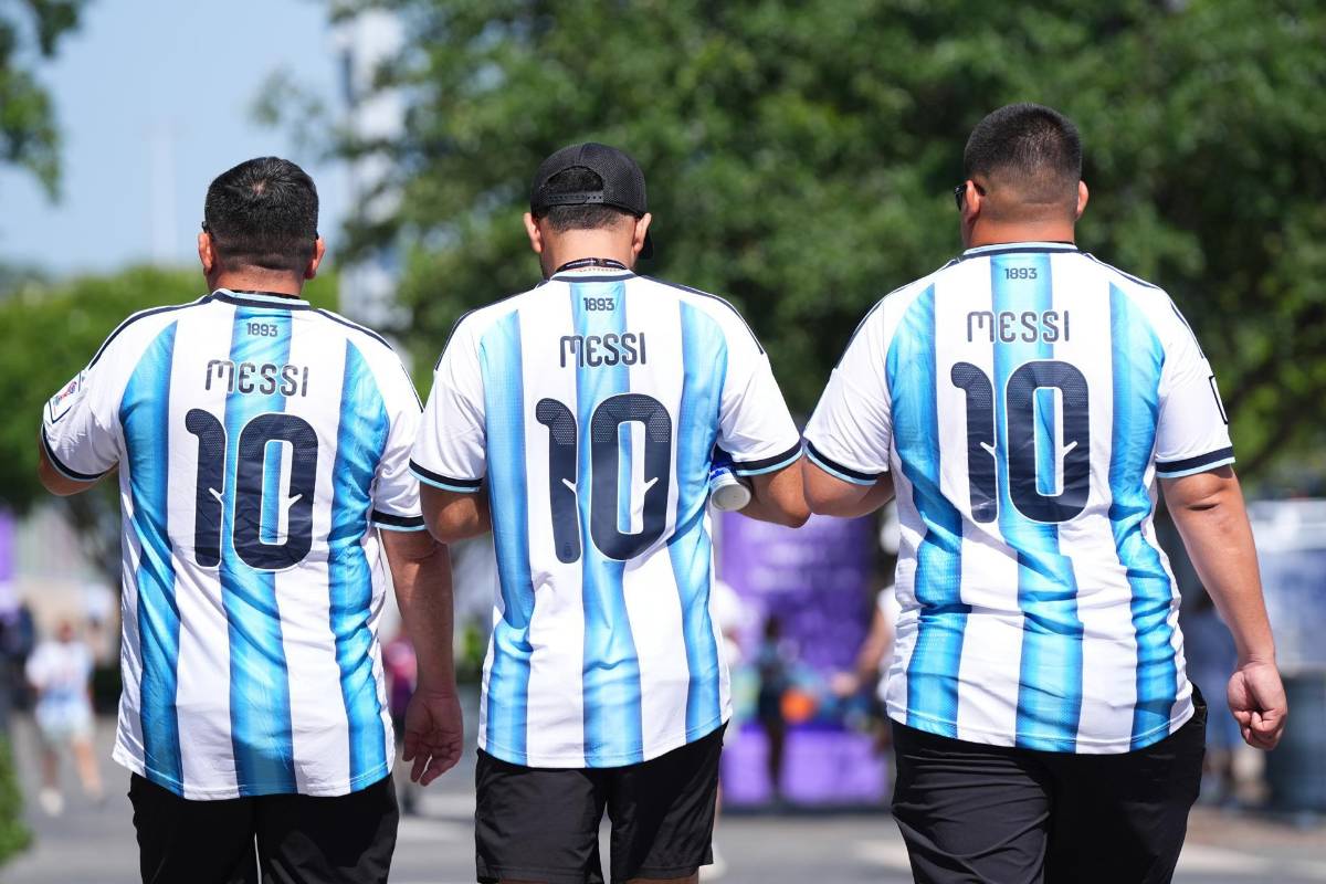 Ilusión con Messi y vestimenta loca de los austriacos: ambiente en el AT&T Stadium