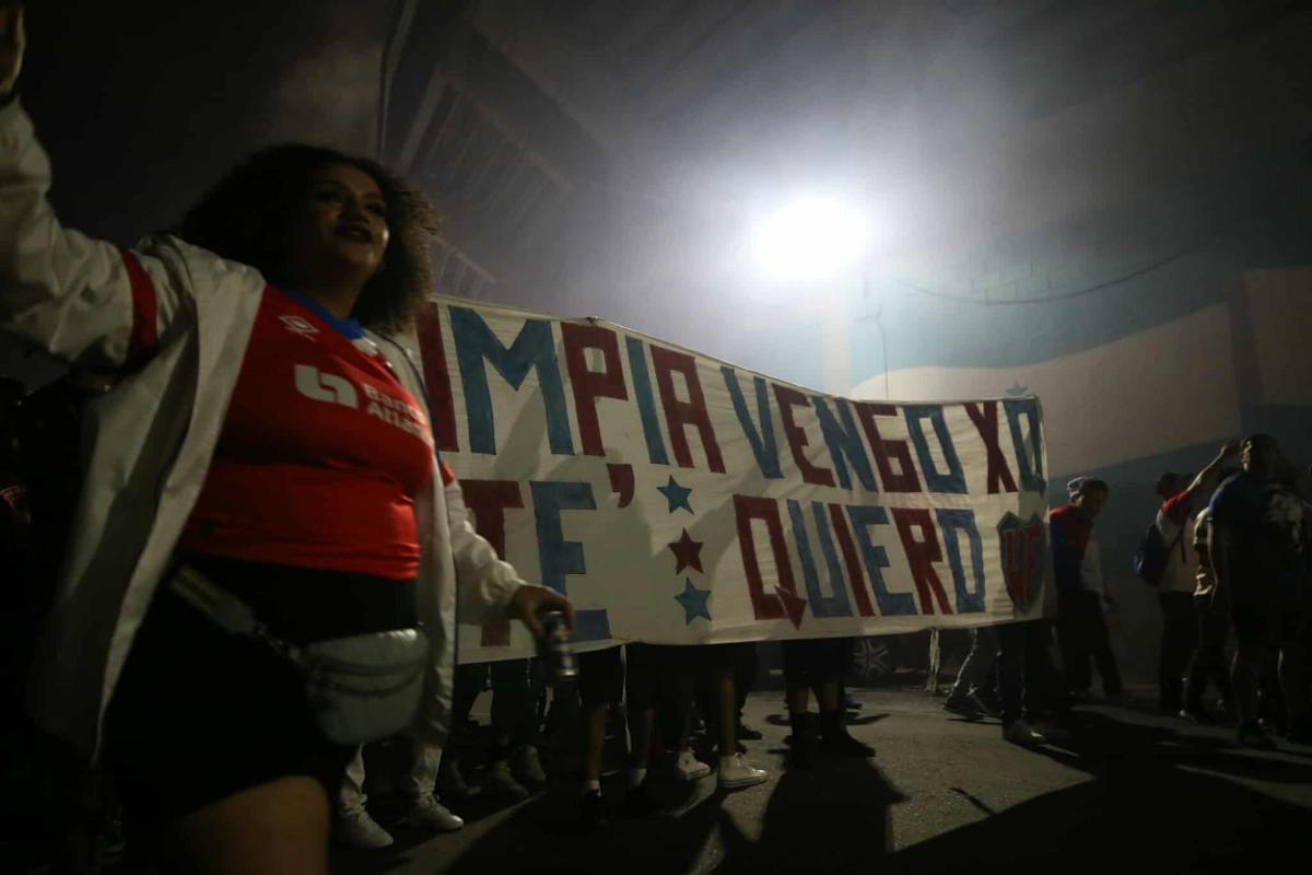 Fiestón de la Ultra Fiel, guapas chapinas y todo el ambiente del Olimpia-Xelajú por Copa Centroamericana