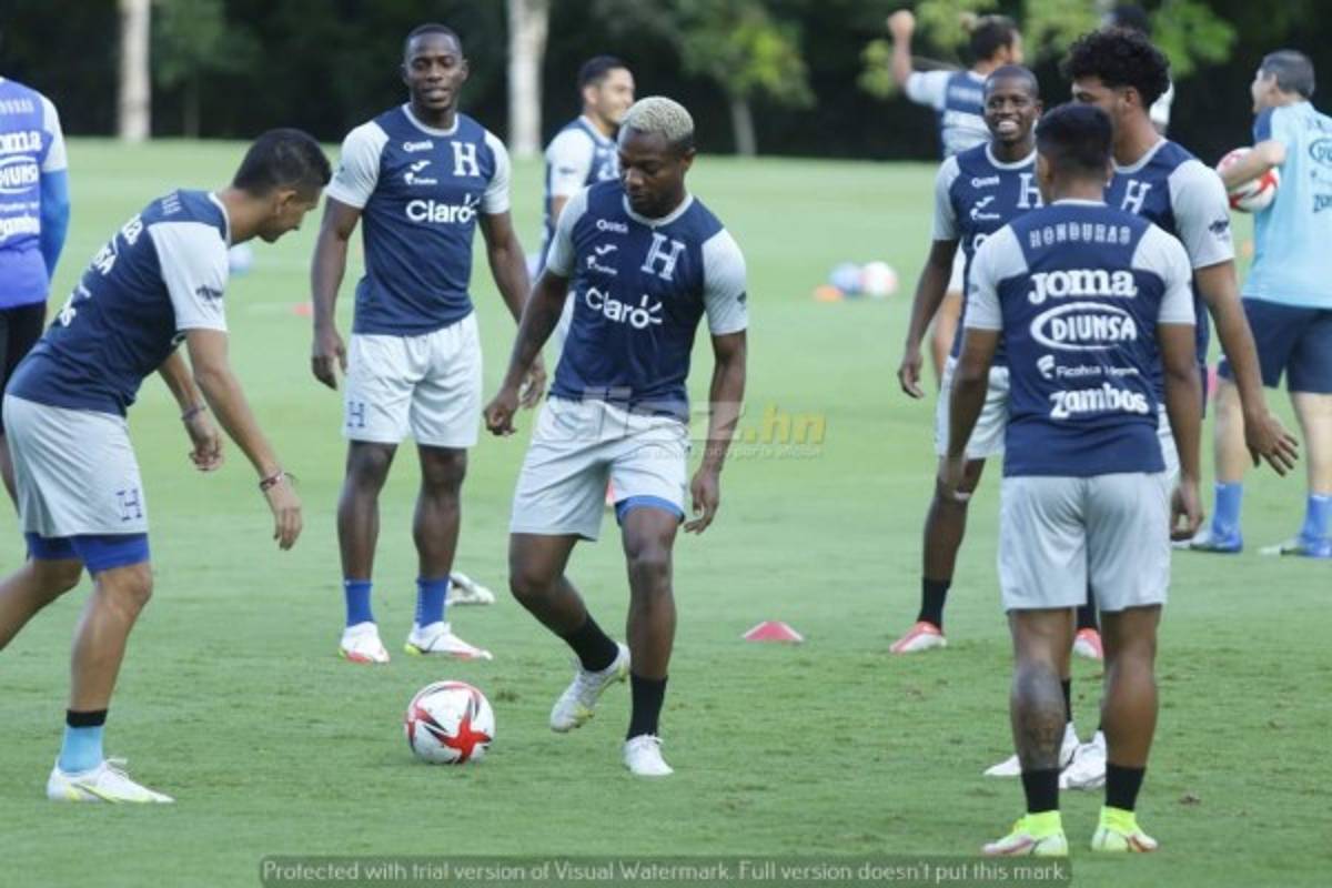 ¿El último entreno de Coito en la H? El entrenador no paró de sonreír y la práctica se hizo en cancha privada