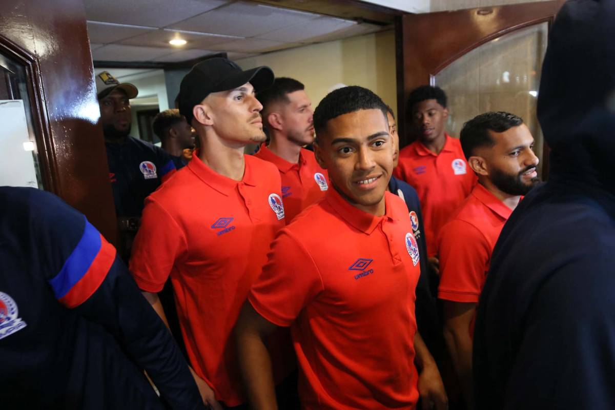 ¡Épico banderazo! Afición del Olimpia pide la 40 antes de la gran final contra Marathón