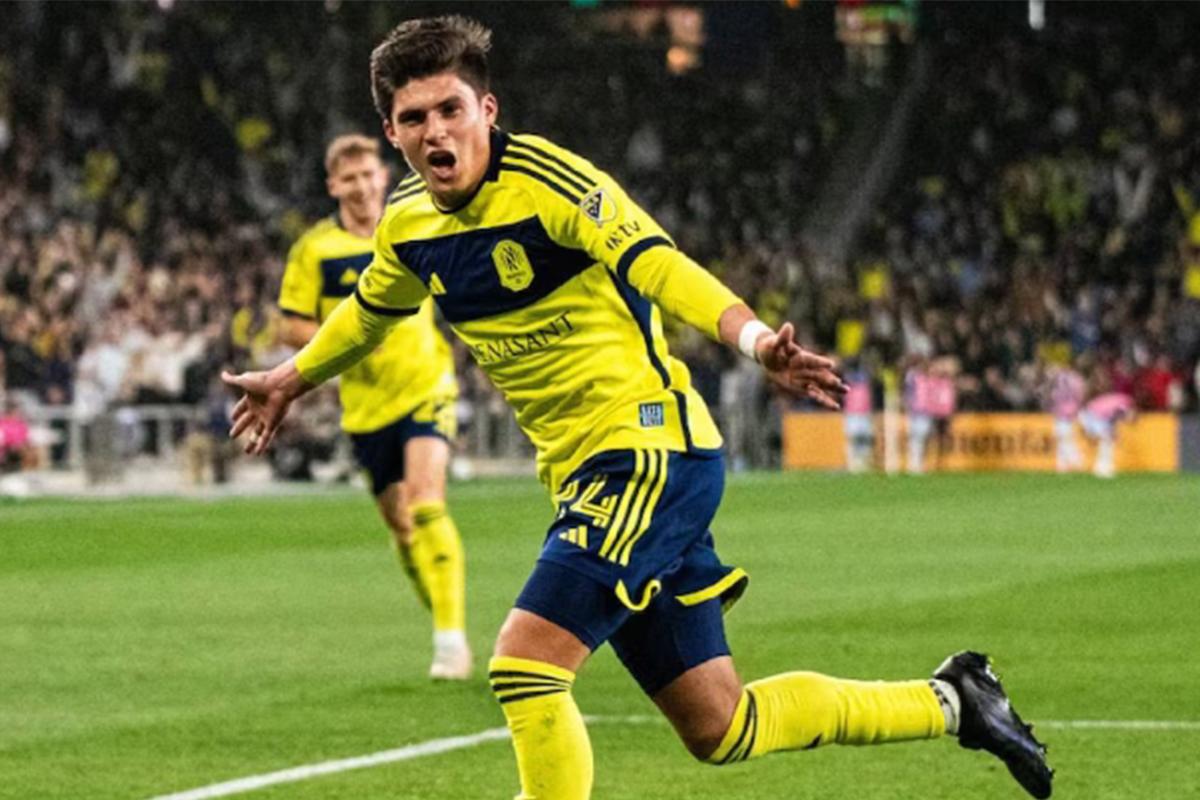 Jonathan Pérez cumplirá su sueño de jugar para las Chivas del Guadalajara.