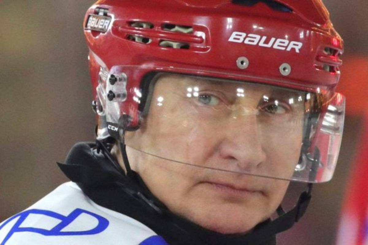 El talento oculto de Vladimir Putin: Juega hockey sobre hielo y queda como máximo goleador