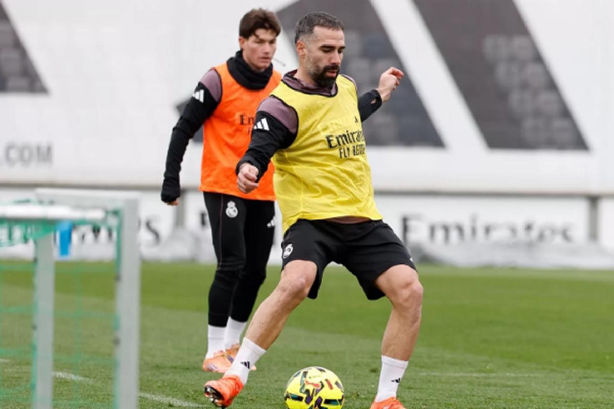 Dani Carvajal superó sus molestias físicas y volvió a entrenar con el grupo tras dos meses de baja.