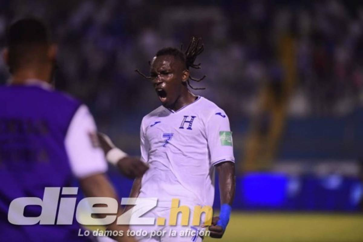 Otras fotos de la debacle: La reacción de Buba López con Maynor tras el error, decepción de los debutantes y el abrazo de Denil Maldonado