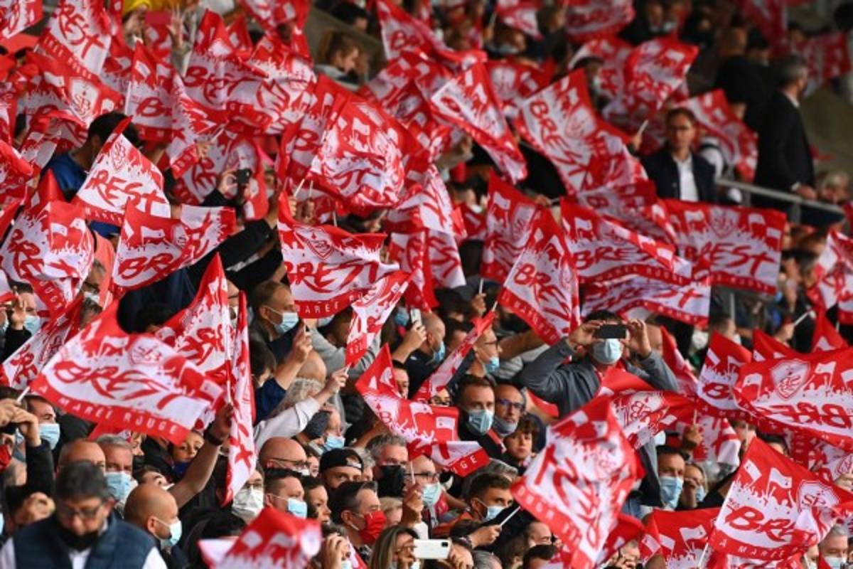 ¿Real Madrid? Bronca de Mbappé tras salir de cambio, abucheado por los hinchas del PSG y la prohibición del Brest por Messi