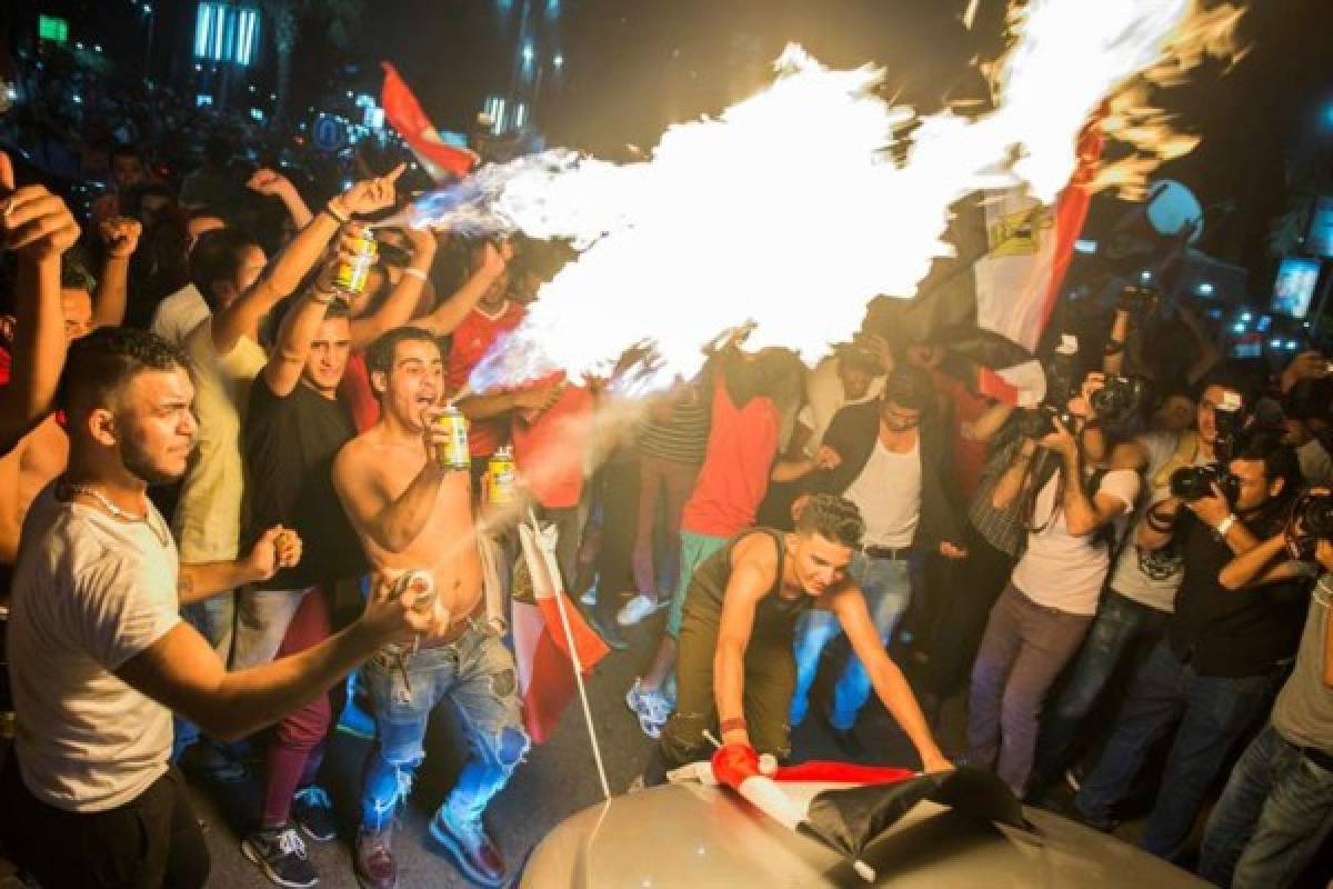 ¡UNA LOCURA! Las calles de Egipto se inundaron de personas celebrando el pase a Rusia-2018