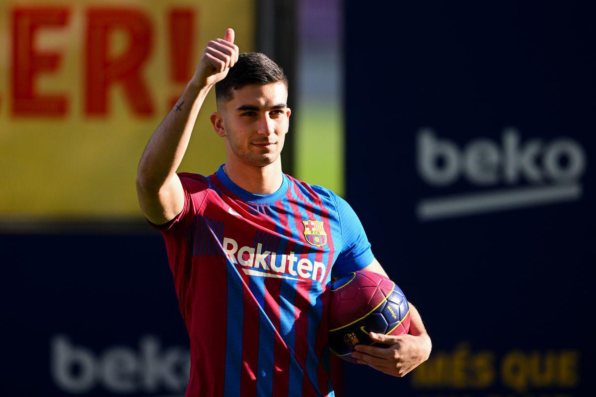 Ferran Torres ya podrá debutar como jugador del Barcelona gracias a Umtiti.