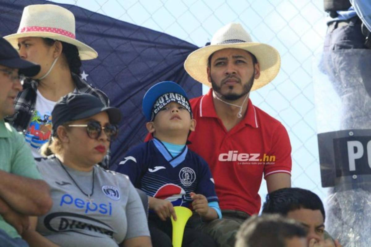 Gesto de Motagua con niños en Danlí, homenaje de Real España y el baile del 'machetazo' en Tocoa  