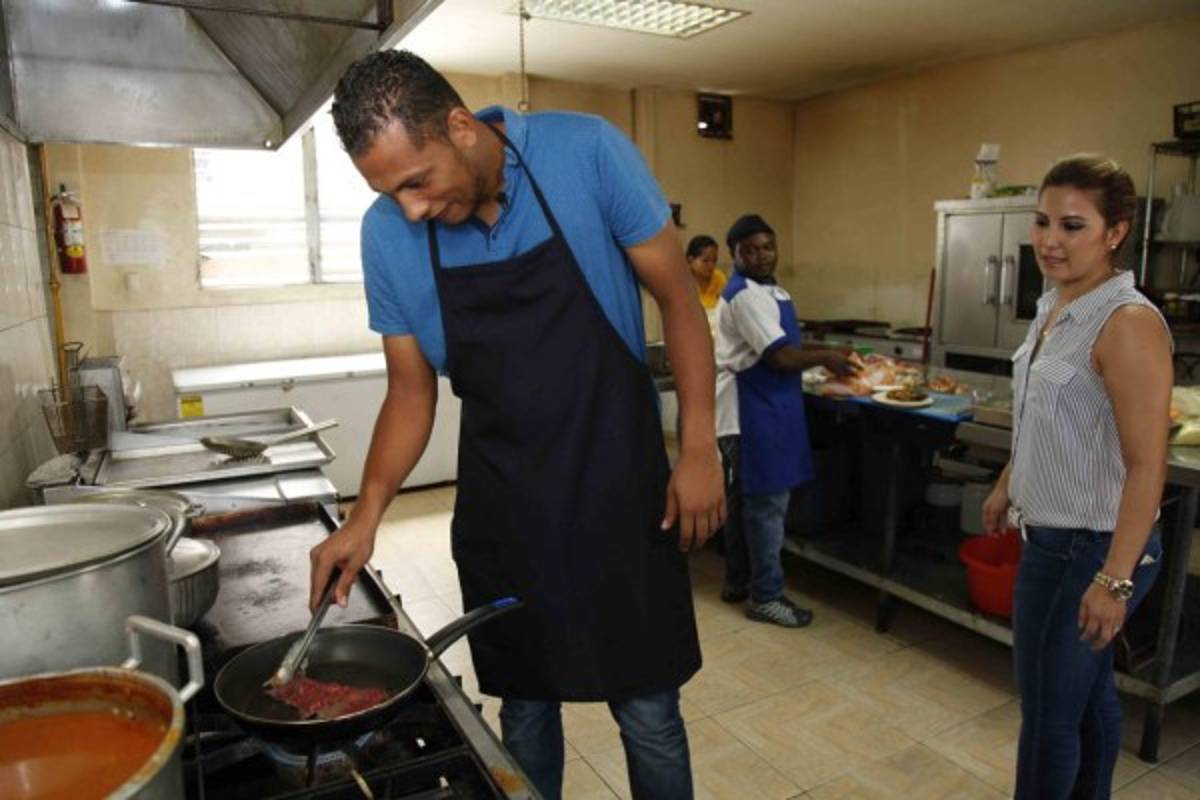 Rafael Zúniga, de brillar en el arco de Marathón a atreverse a ser cocinero profesional