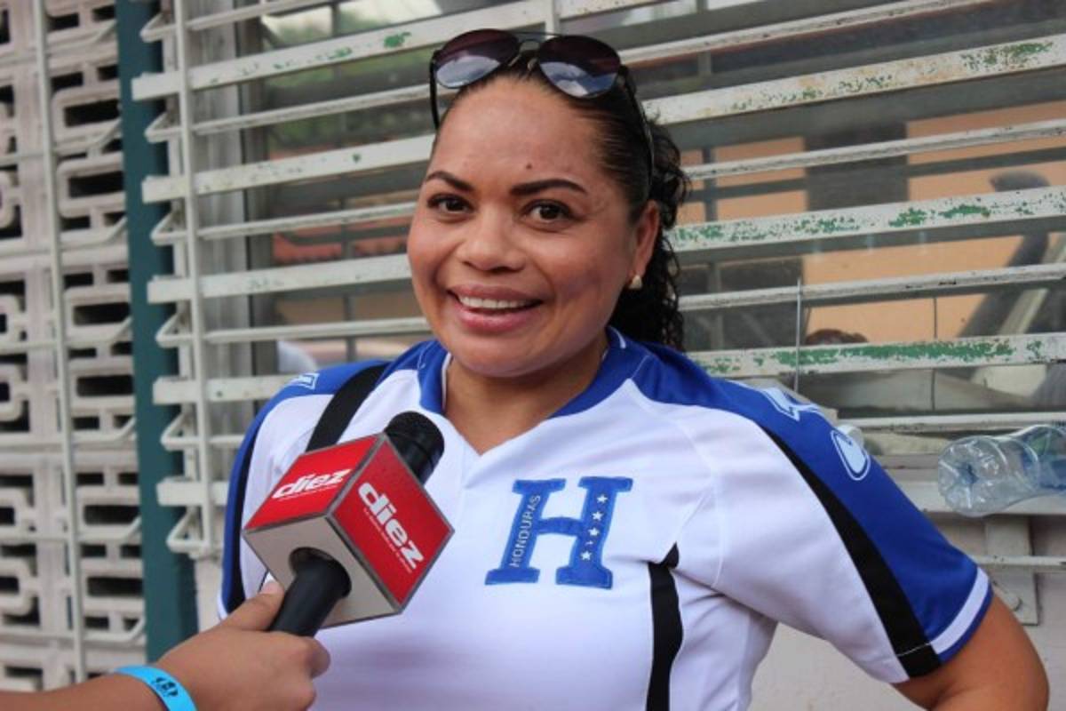 ¡Lo que no se vio! Honduras estuvo presente en la grada y en la cancha del clásico de Costa Rica