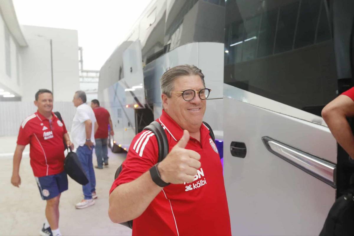 ¿Y Celso Borges? Keylor Navas, el más solicitado y Piojo aceptó selfie, bromas con periodista, así fue la llegada de Costa Rica a Honduras