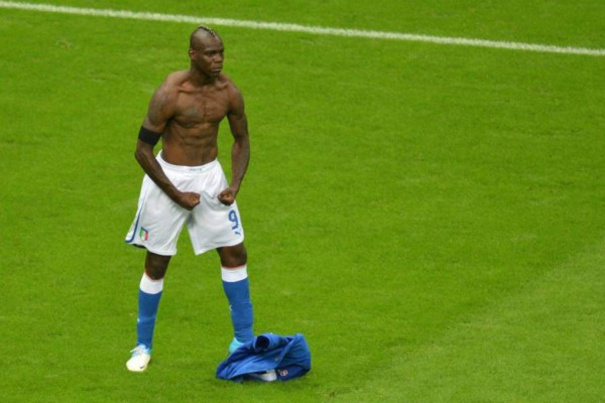 Mujeres, cárcel, mucho tabaco y despedido: Los escándalos que han frustrado la vida de Balotelli