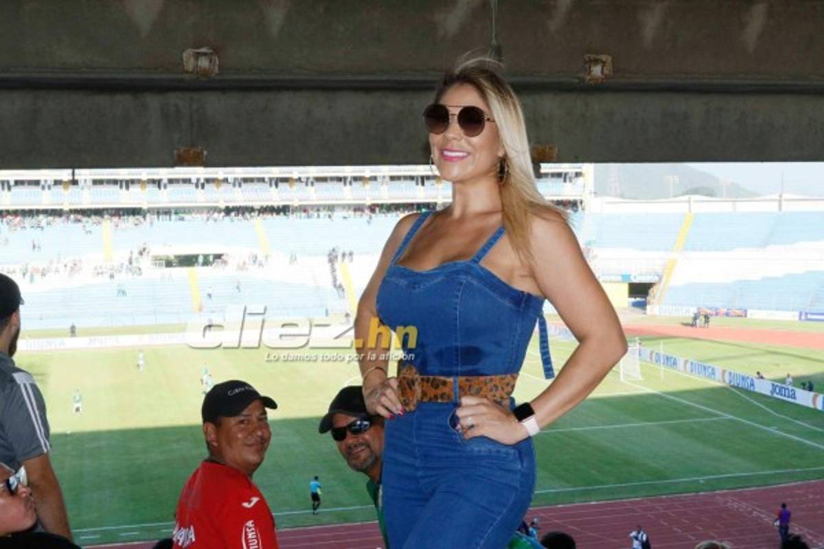 Docente y enfermera: La sexi rubia novia de Hernán Medford que eclipsó el Olímpico
