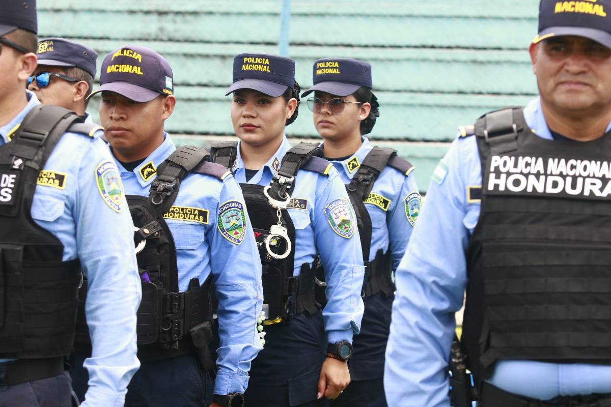 ¿Y los tiktokers? Barbie Policía enamora y la bella del Génesis en la transmisión histórica