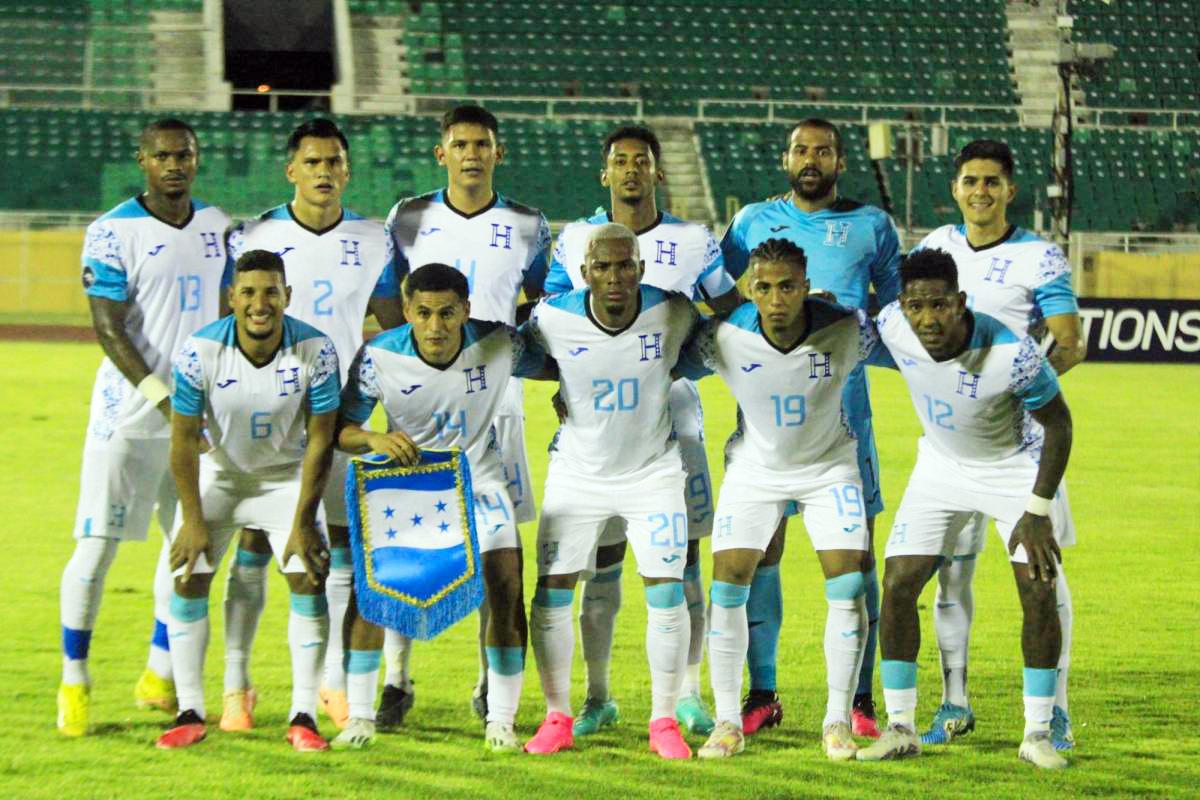 El legionario que se quedó en las graderías, la afición catracha llegó al estadio ¿y qué pasó con el uniforme de Honduras?