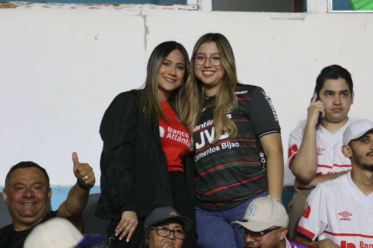 Las hermosas chicas, Lady Santa Bárbara sorprende y Ester Mendoza roba suspiros en la previa del Olimpia - Marathón
