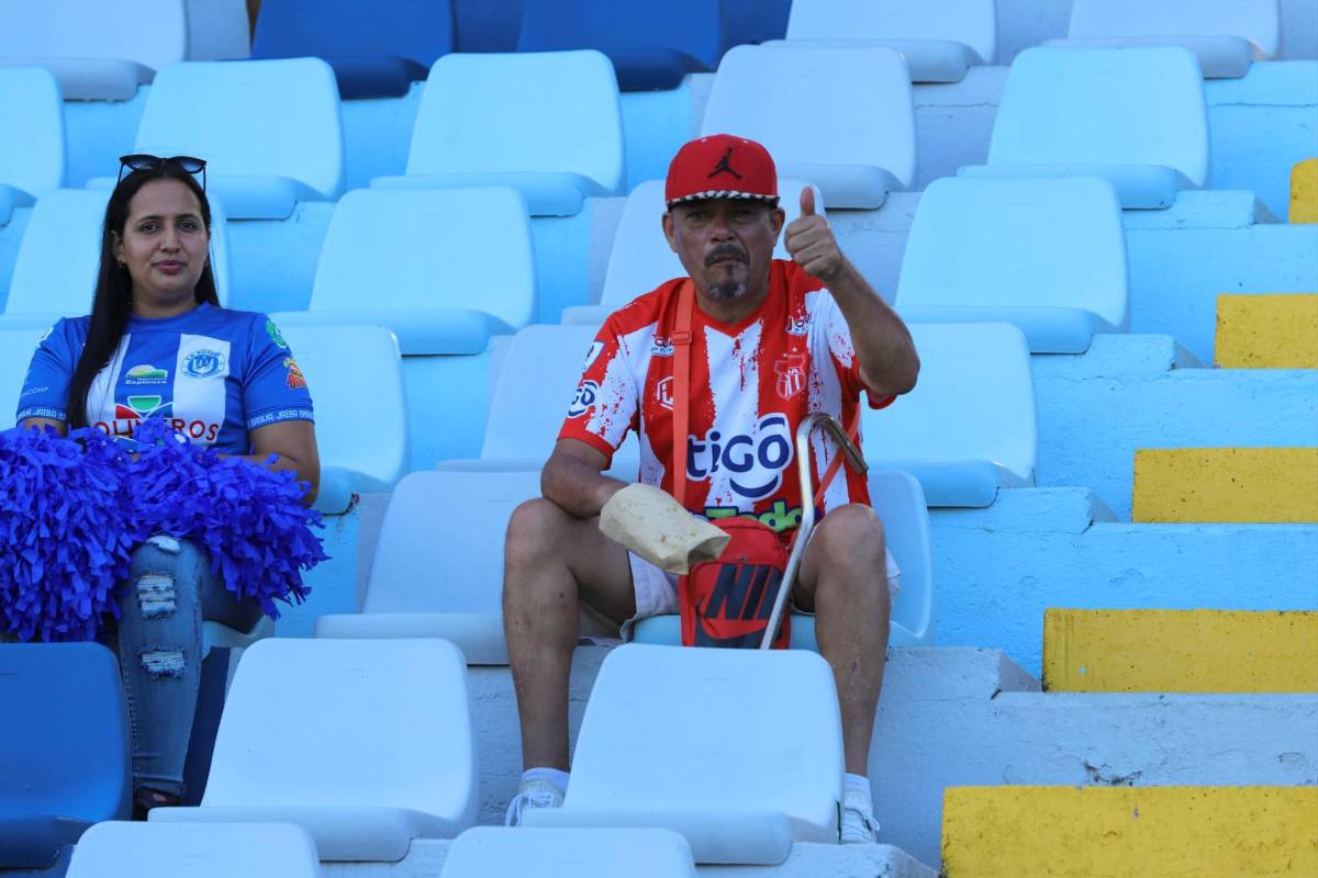 ¿Entró la barra del Olimpia? Infiltrados, Platense llevó bellezas a las gradas y así se quitó la ansiedad Chirinos
