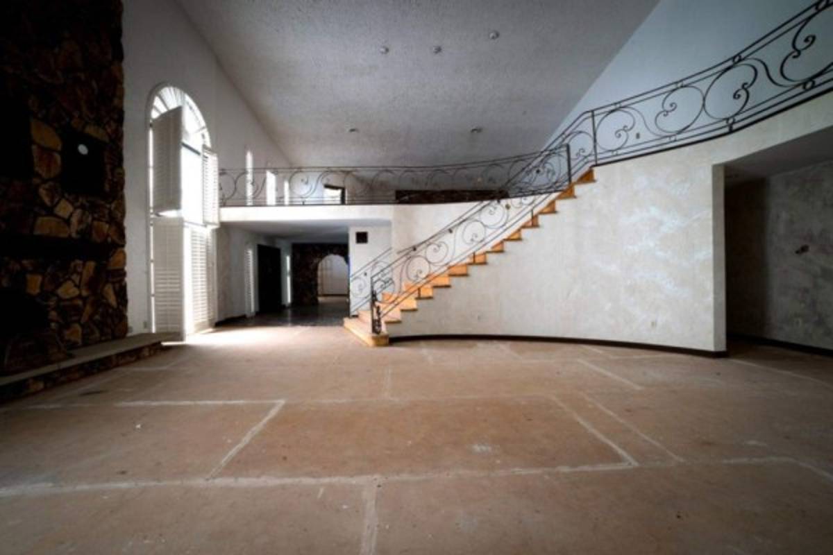 Así luce la impresionante mansión abandonada de Mike Tyson