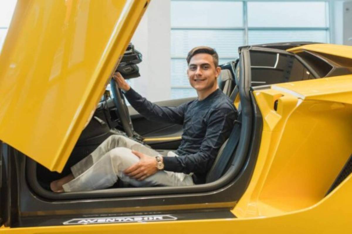 Dybala responde a Cristiano Ronaldo comprándose un espectacular Lamborghini Aventador