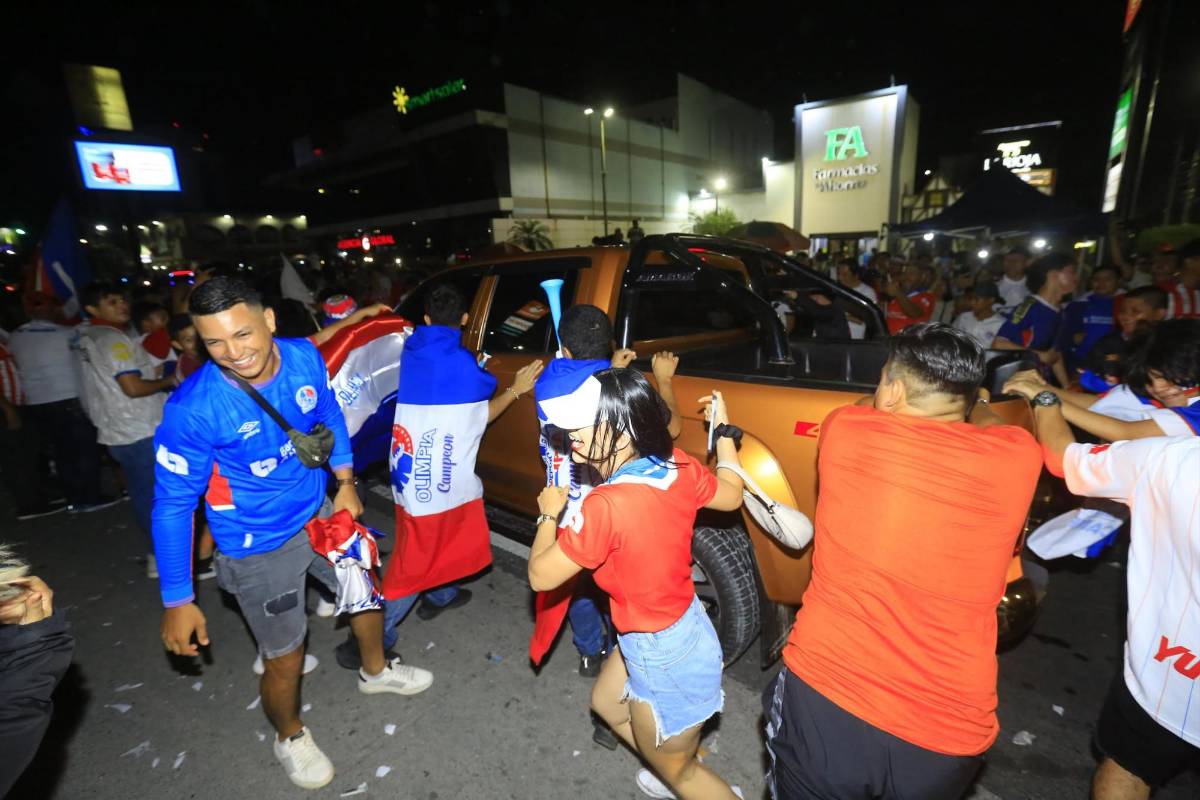 ¡Fiesta por la 39! Aficionados del Olimpia celebran por toda Honduras el título del torneo Clausura
