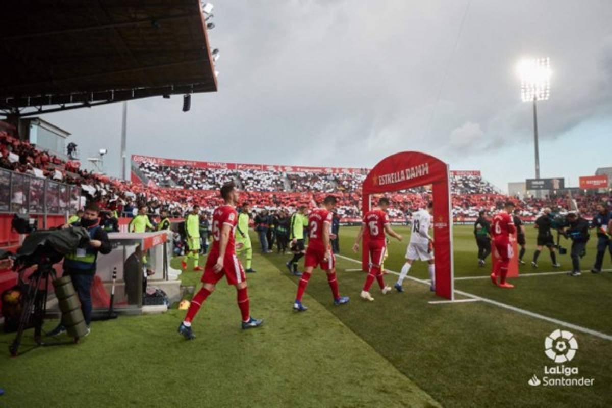 No viste en TV: El lamento de Suárez, Messi cambia camisa y el ambientazo en Montilivi