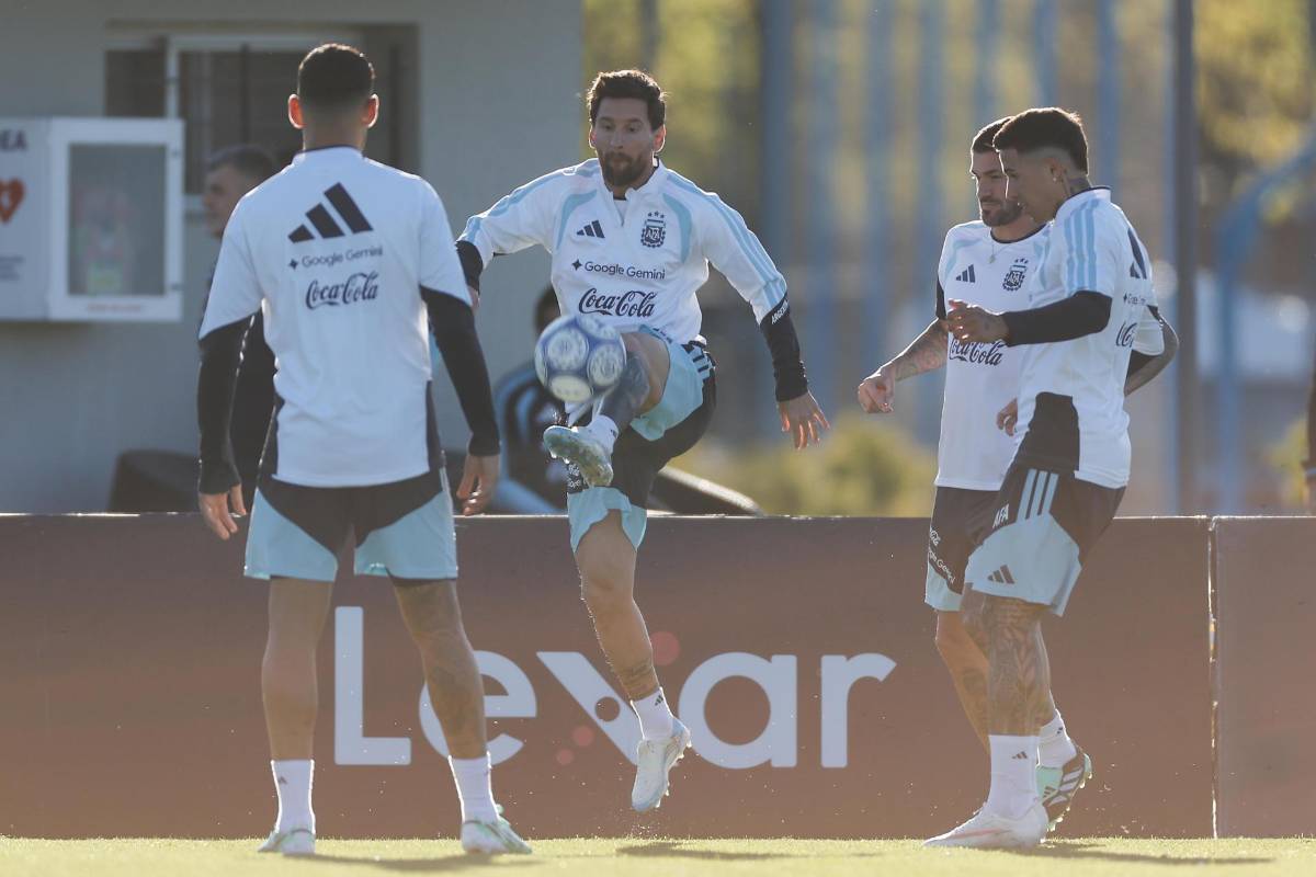 Messi entrenó por última vez con Argentina: dos invitados especiales