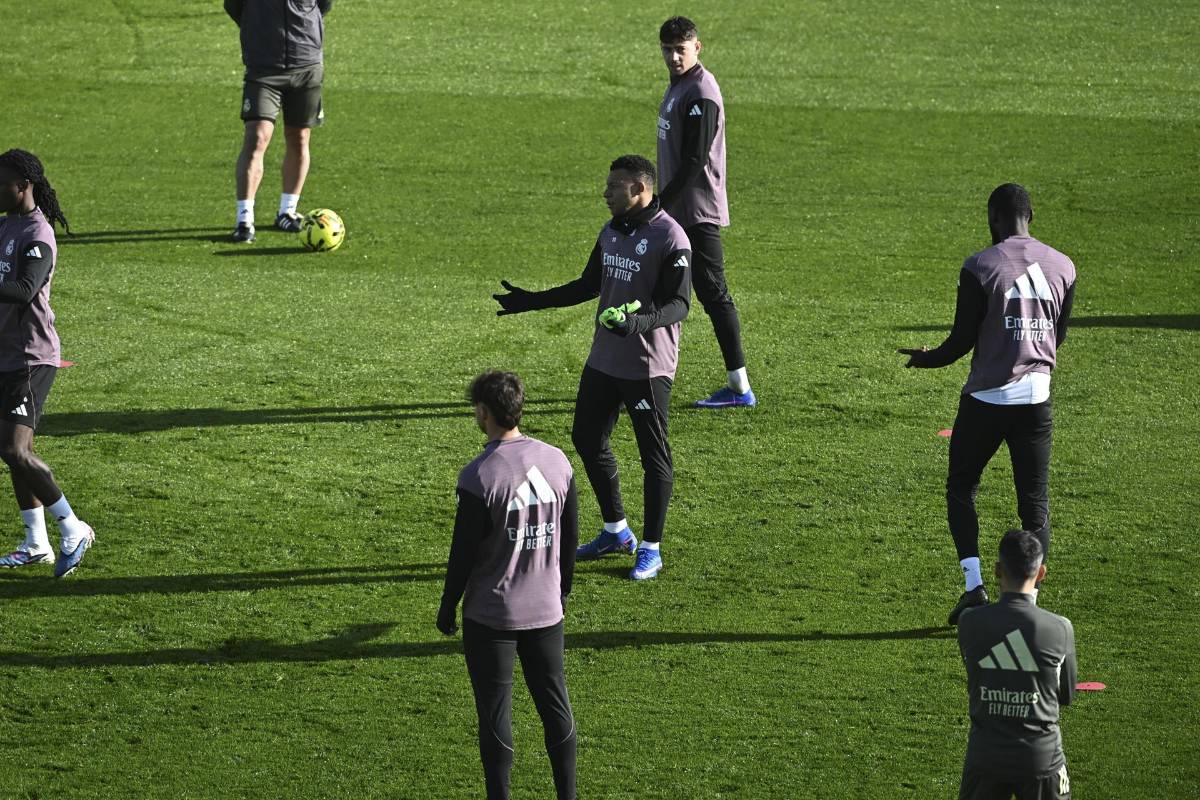 Fiesta merengue: Real Madrid despide el 2025 con un entrenamiento especial y la locura de la afición