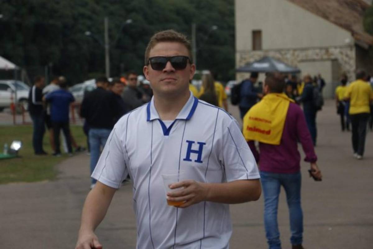 El color: Bonito ambiente en el estadio Beira Río para el Brasil-Honduras