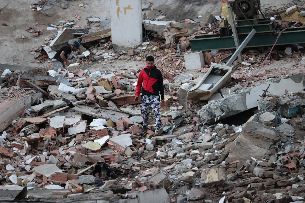 Futbolista argentino busca a su familia tras los terremotos en Venezuela