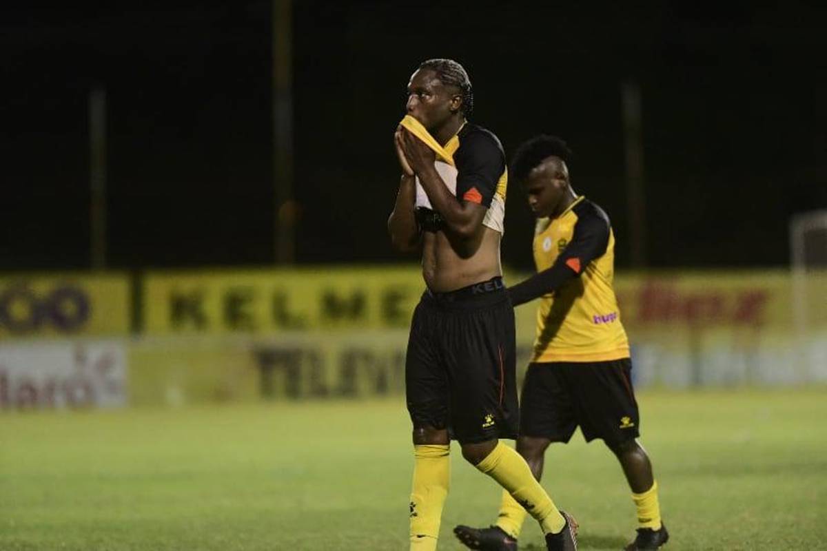 ¿Qué pasó en el Nacional previo al Motagua-Real Sociedad? El detalle de Kevin Álvarez con aficionado en el Excélsior