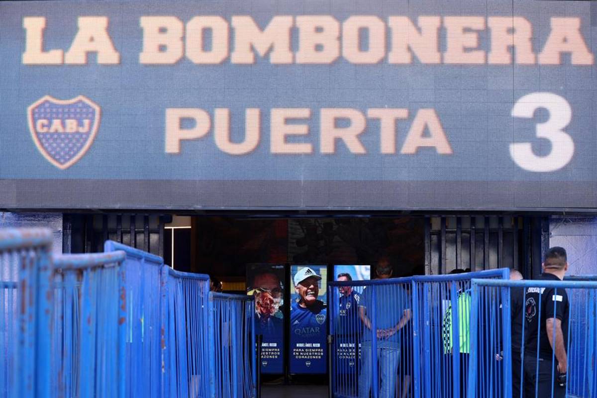 Boca Juniors abrió 'La Bombonera' para despedir a Russo: el dolor de los aficionados y el gesto de River Plate