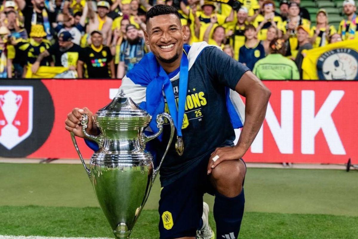 ¿Keylor Navas sería compañero de hondureño? Pumas en vilo por oferta sorpresa revelada por Faitelson