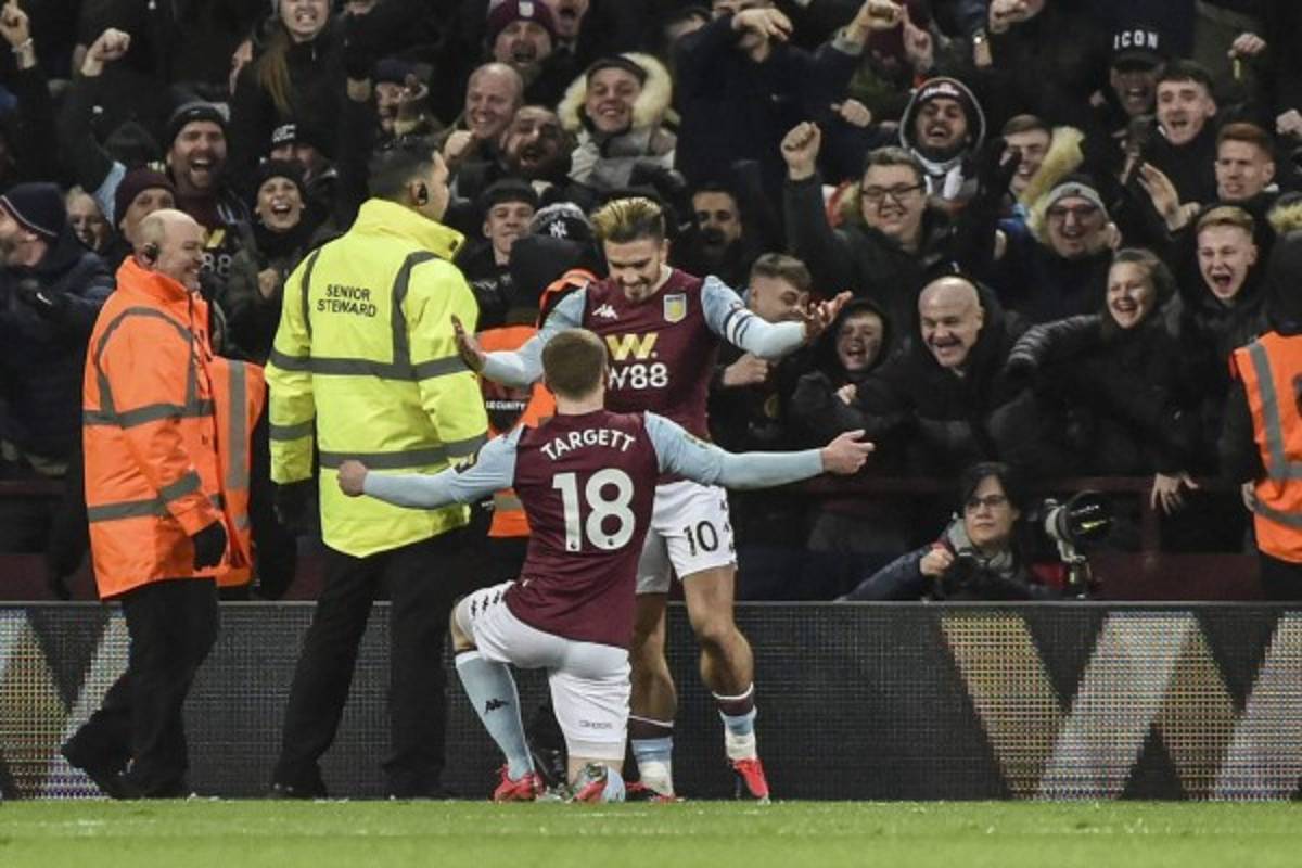Locura e invasión de los aficionados del Aston Villa tras clasificar a una final 10 años después