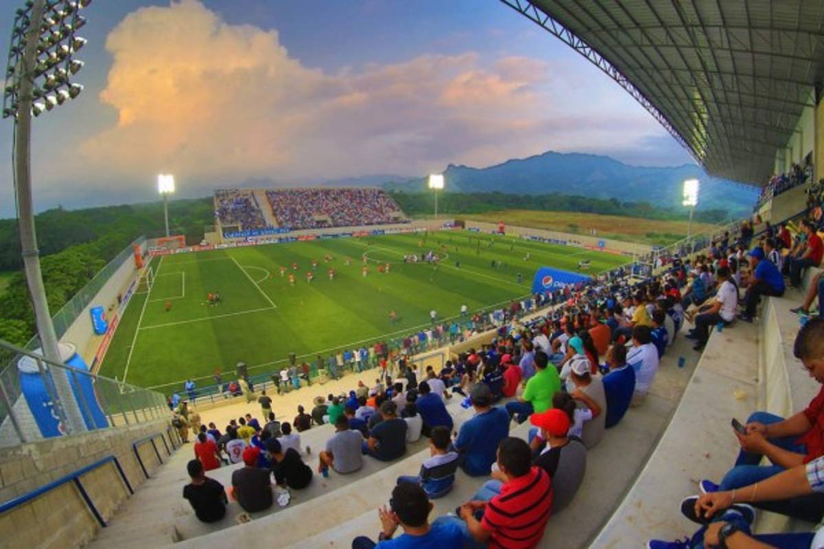 La cantidad de aficionados que ingresará a cada estadio de Liga si Sinager aprueba jugar con un 30%