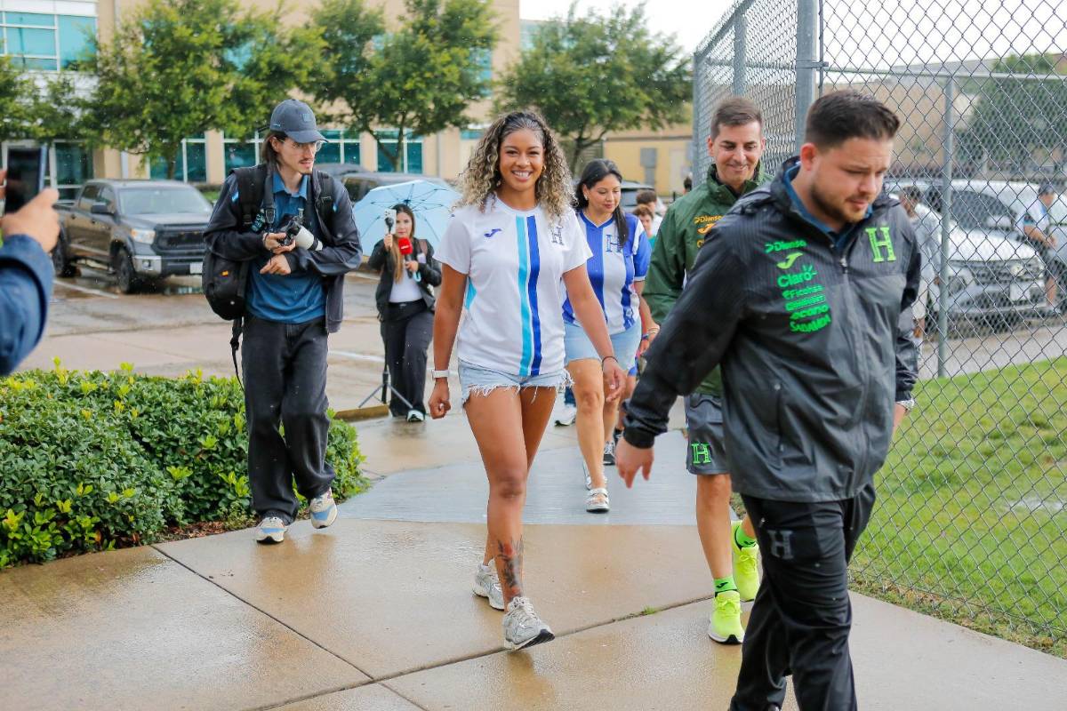 ¡Locura por Keyrol! Seleccionada causa furor en visita a la Bicolor en Houston