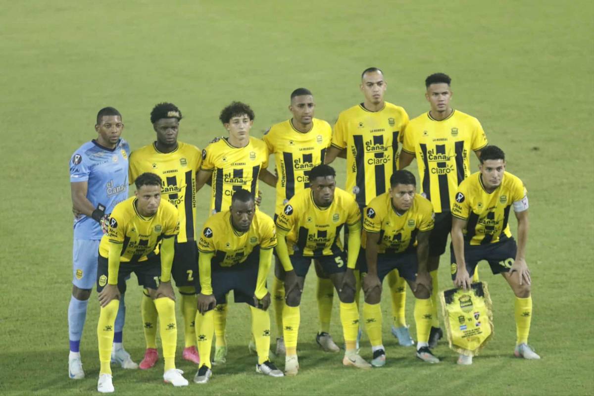 Atajadón de Buba López, pero Plaza Amador silencia el Morazán: la tristeza de Real España y belleza en las gradas