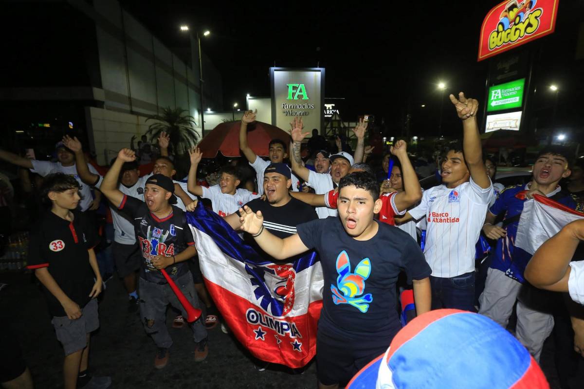 ¡Fiesta por la 39! Aficionados del Olimpia celebran por toda Honduras el título del torneo Clausura
