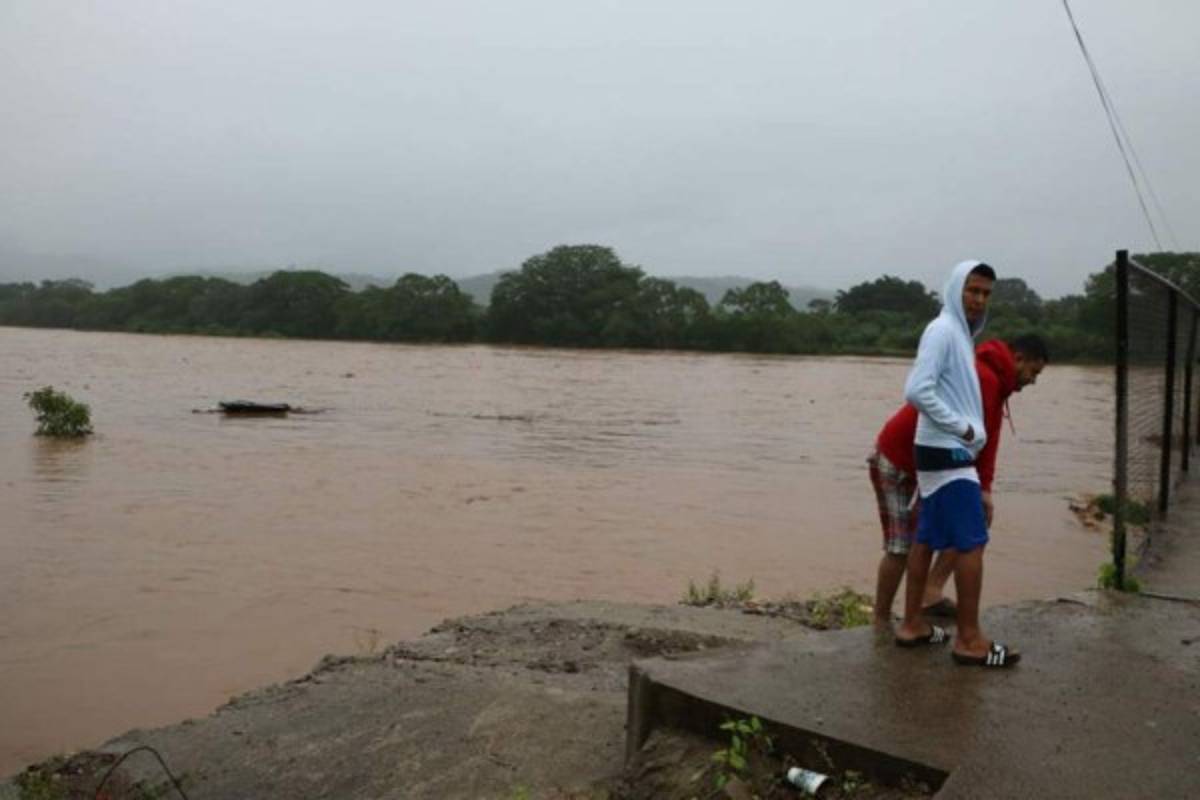 Las desgarradoras imágenes que ha dejado las inundaciones en Honduras