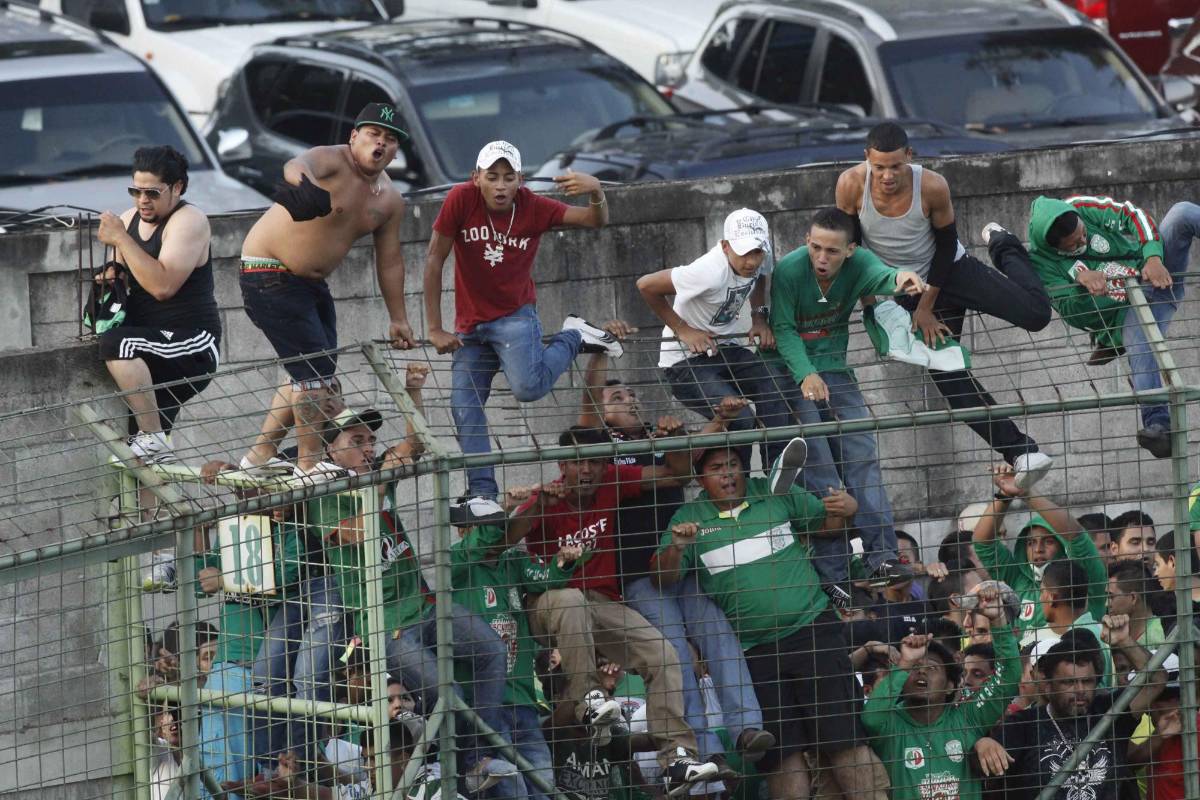 Históricas fotos del clásico sampedrano Real España - Marathón: un DT golpeado, leyendas y nostalgia
