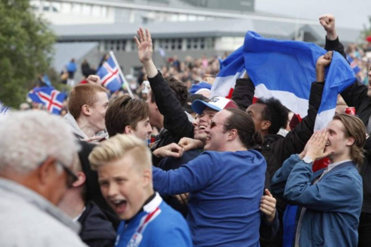 FOTOS: Locura en Islandia con el pase a cuartos de final