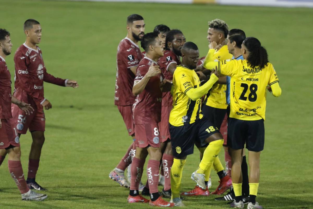 ¿Eduardo Espinel con Alexy Vega? El regalo de Marathón a Yustin Arboleda y la bronca entre Real España y Motagua