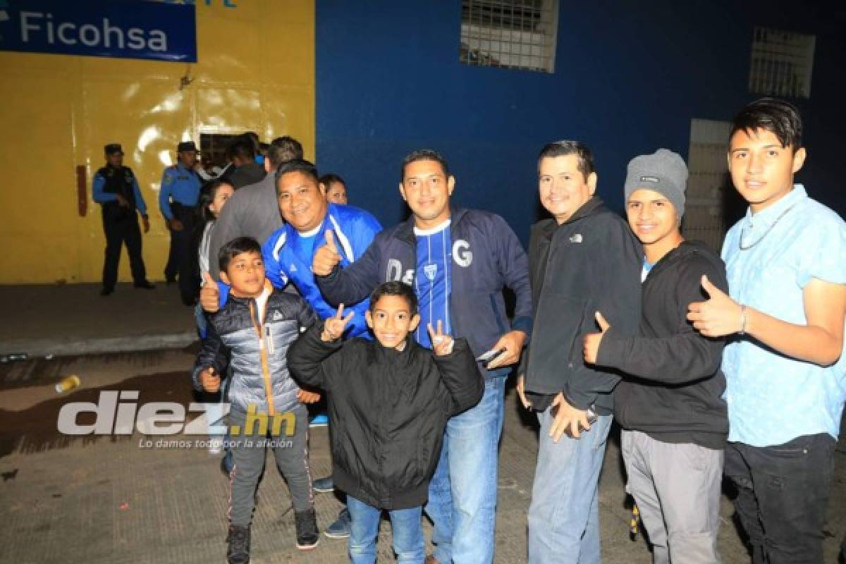 FOTOS: Chicas lindas, ambientazo en el Nacional y la novia de jugador hondureño