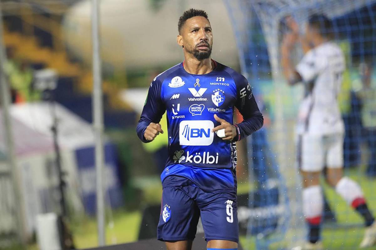 FICHAJES: Nuevo legionario, Olimpia con baja y nuevo refuerzo, Motagua sufriría más salidas y Olancho FC con bombazo