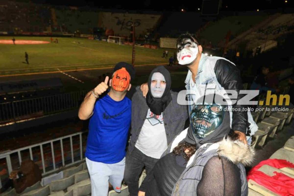 FOTOS: Chicas lindas, ambientazo en el Nacional y la novia de jugador hondureño