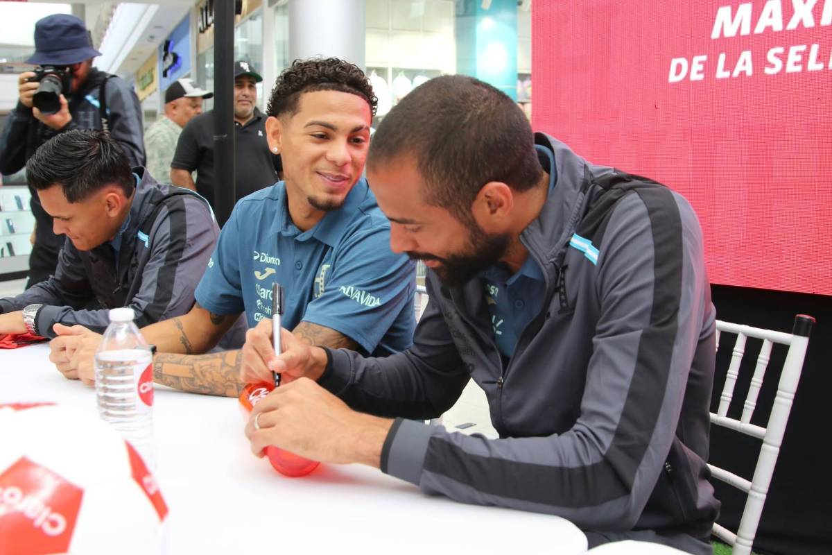 Ruiz se robó el show y 3 seleccionados sorprendieron en firma de autógrafos