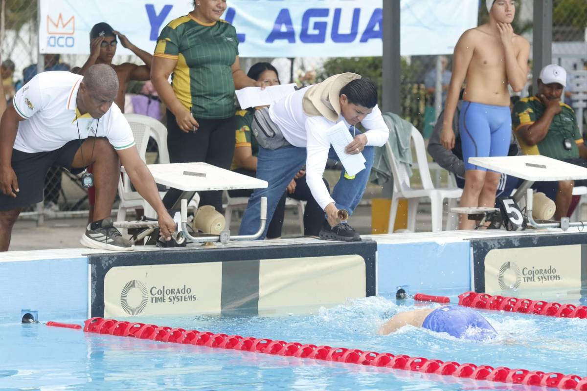 ¡Más de 400 atletas! Se vive la décima edición de la Copa Nacional de Natación Municipalidad SPS