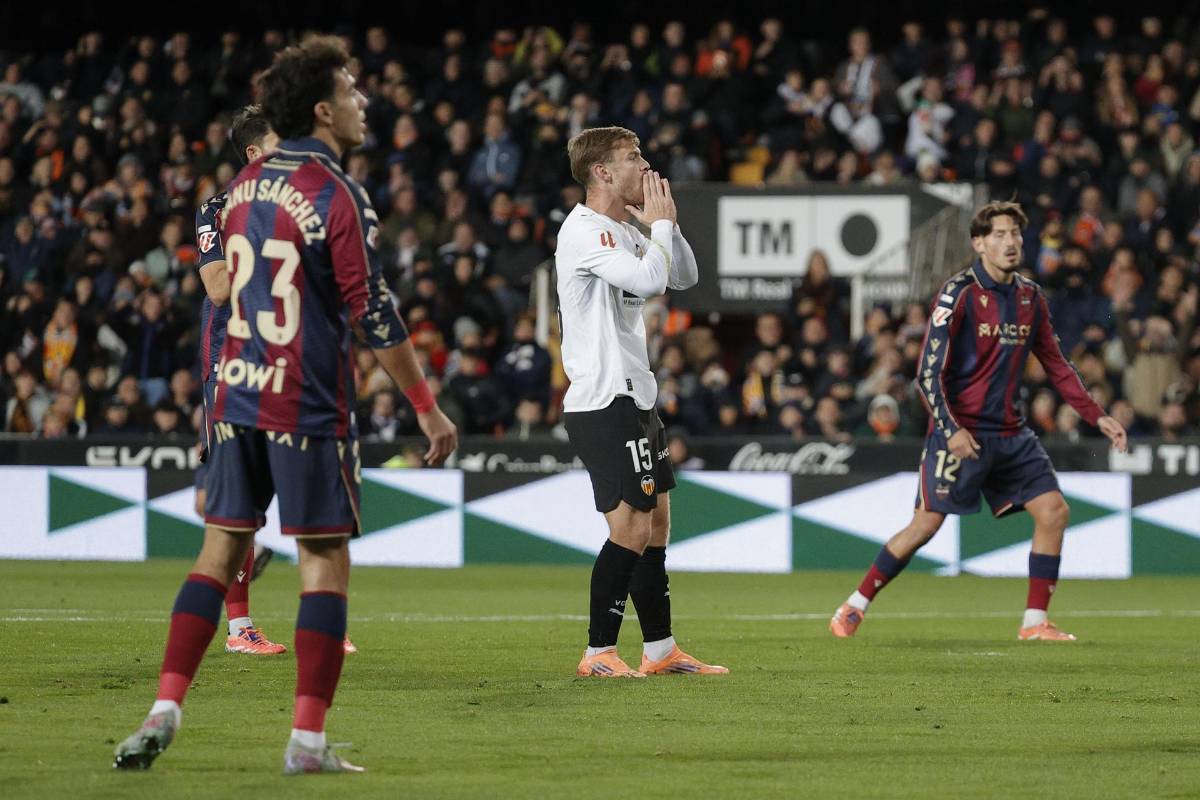 Kervin Arriaga perdió el derbi ante Valencia: el 'castigo' que recibió por su DT y el golazo de chilena que no pudo parar