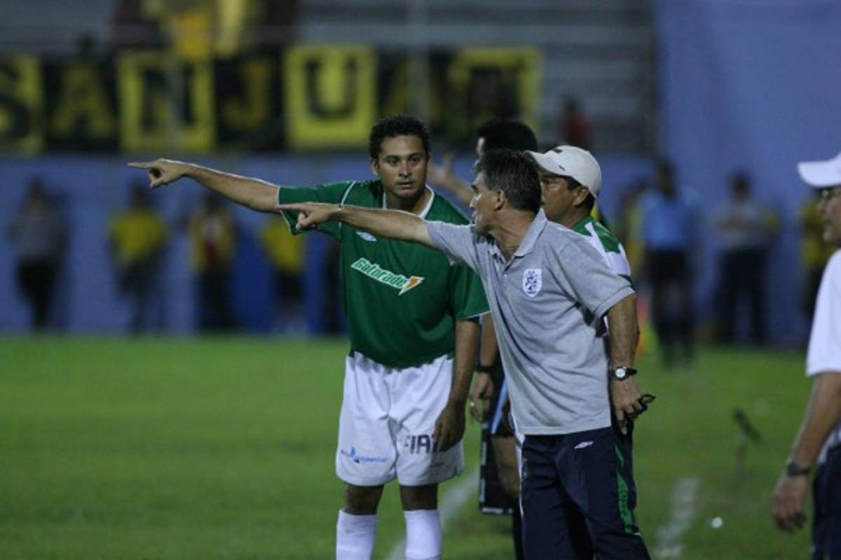 Esto fue de los medallistas de plata panamericanos en Winnipeg 1999 con Honduras